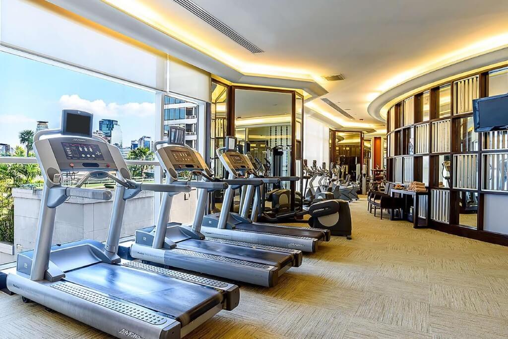 Hilton Bangkok Grande Asoke rocks a fully loaded high-rise gym.
