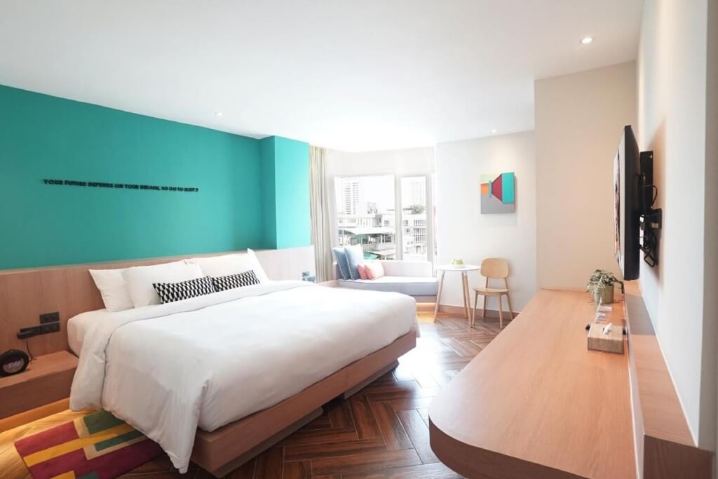 The mattress at SQ Boutique Hotel is medium-firm — just right. Lying down on it truly feels like the fatigue of the day melts away.