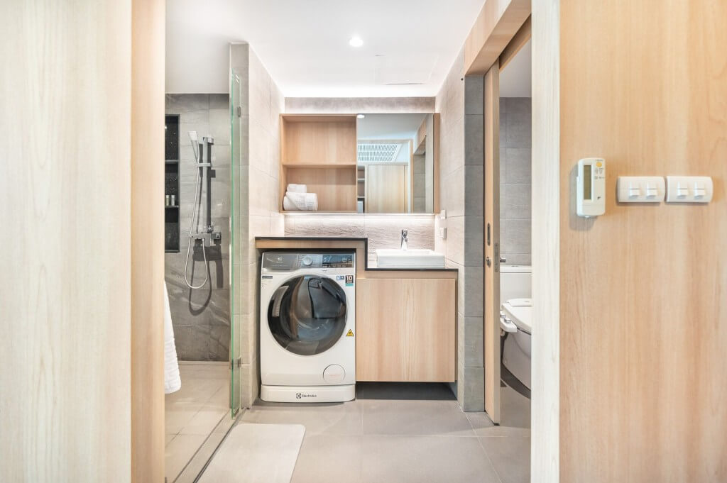 LiveZen Bangkok three-way separate Japanese style bathroom with shower toilet and sink areas