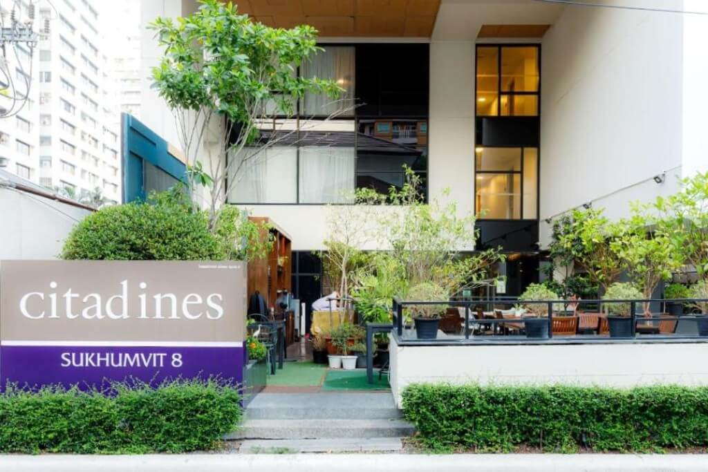 Citadines Sukhumvit 8’s got this low-key, cozy entrance that totally matches the chill vibe of the building.