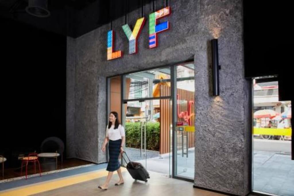 The entrance of lyf-sukhumvit-8-bangkok has a super modern, trendy vibe that young travelers are totally gonna love.
