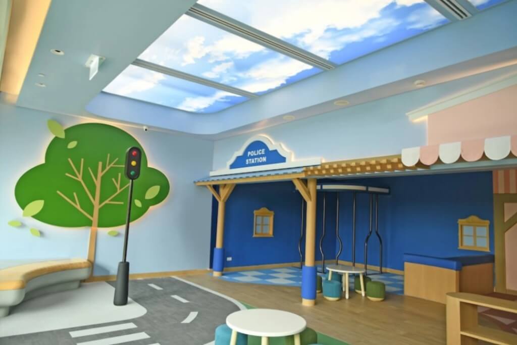 Carlton Hotel Bangkok Sukhumvit has family-friendly rooms with plenty of space—perfect for travelers with kids.