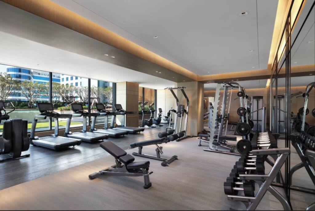 Carlton Hotel Bangkok Sukhumvit has a legit gym with brand new gear, and it’s open 24/7.