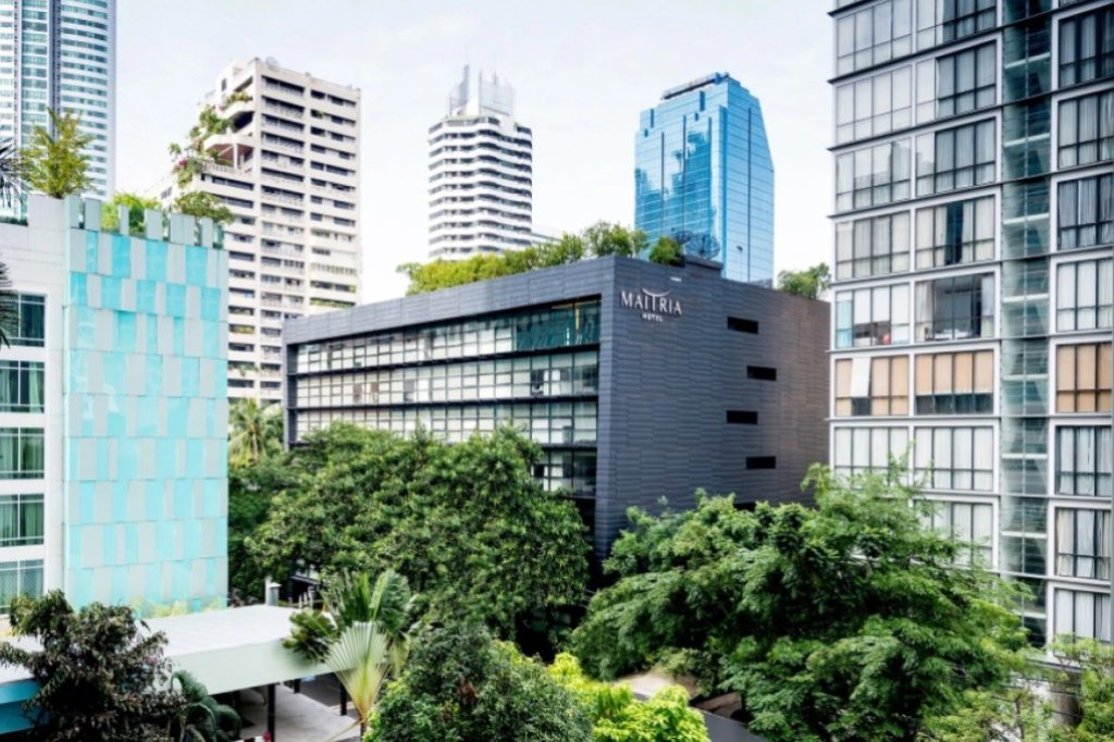 Maitria Hotel Sukhumvit 18 Bangkok exterior building modern design in Sukhumvit area