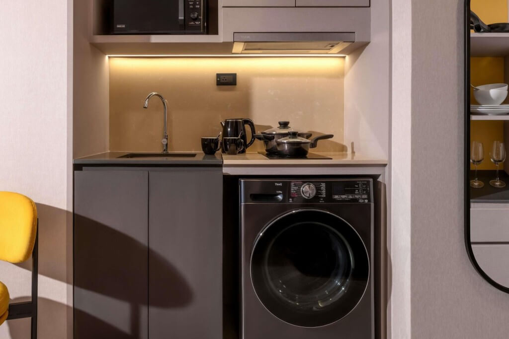 Tribe Living Bangkok Sukhumvit 39 washing machine in room for convenient long stay