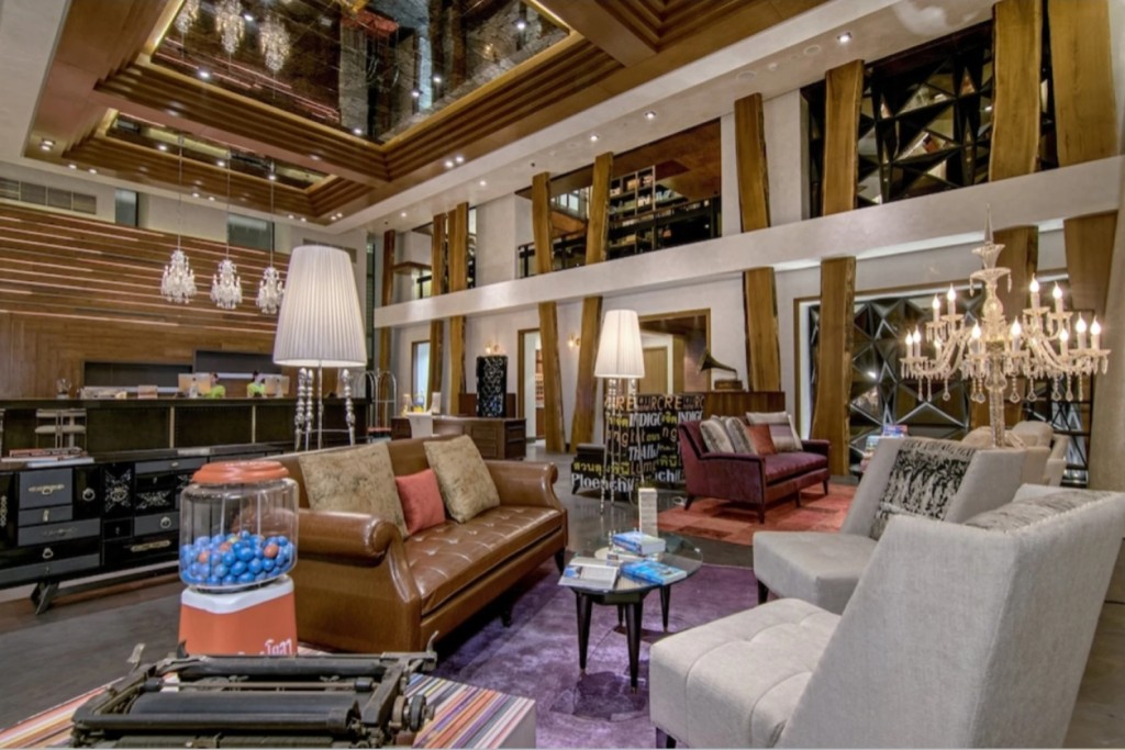 Hotel Indigo Bangkok Wireless Road lobby photography spot with vintage decor and old radios