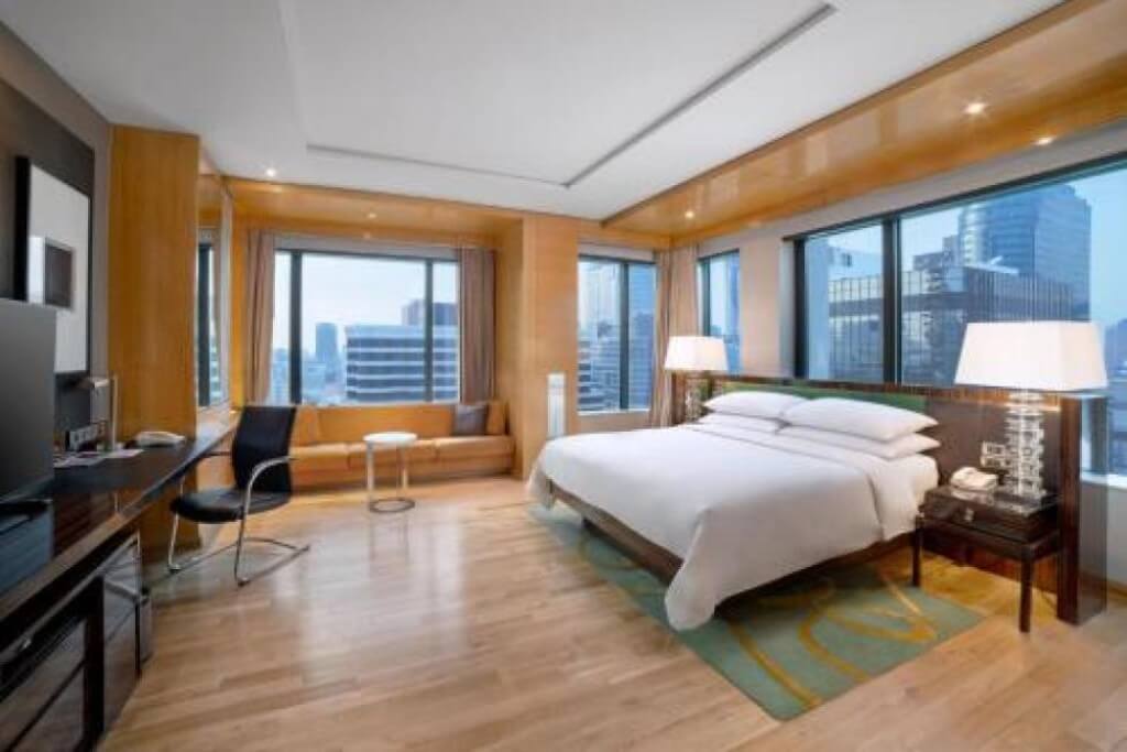 Renaissance Bangkok Ratchaprasong Hotel Bangkok room with large windows and good daylight