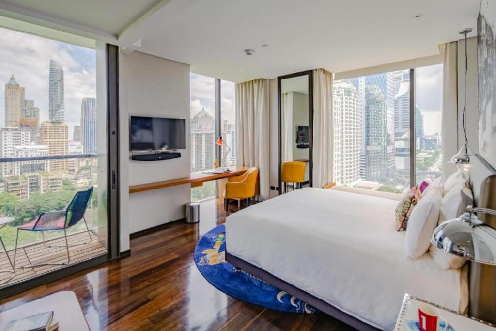 Hotel Indigo Bangkok Wireless Road king room with large floor-to-ceiling windows and good natural light