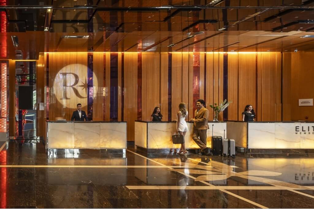 Reception desk at Renaissance Bangkok Ratchaprasong Hotel Ratchaprasong with friendly staff