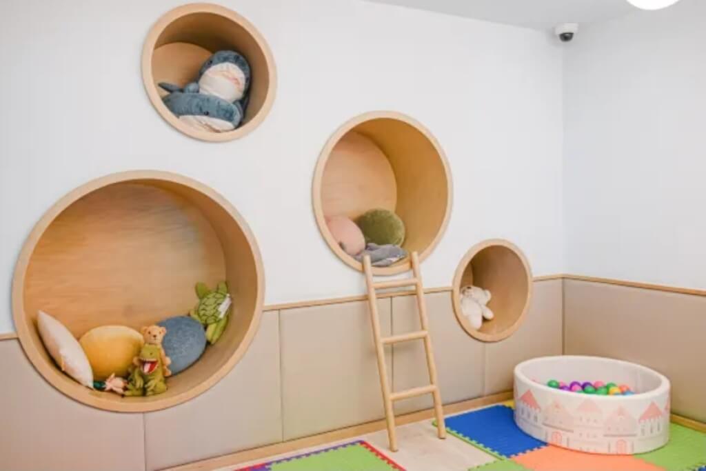 Ascott Thonglor Bangkok children’s play niche on wall for reading