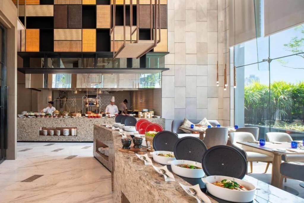 Breakfast buffet with Japanese and Thai cuisine at Hotel Nikko Bangkok