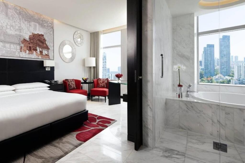 Bangkok Marriott Hotel Sukhumvit large room with city view and comfortable layout
