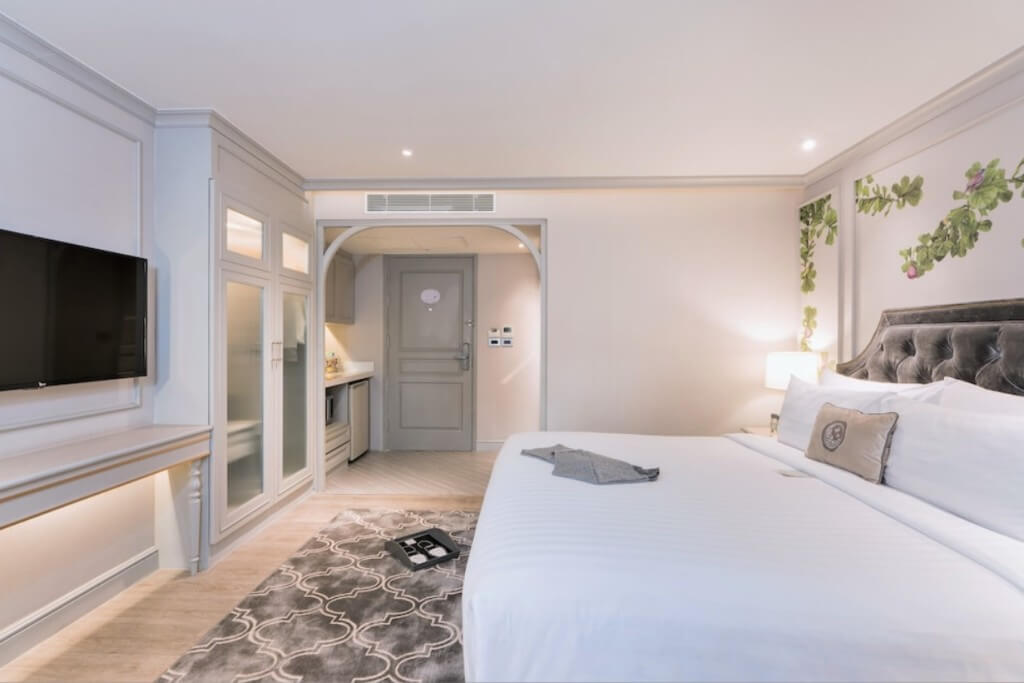 The Salil Hotel Sukhumvit 57 dreamy room ambiance with warm yellow lighting and magical feel
