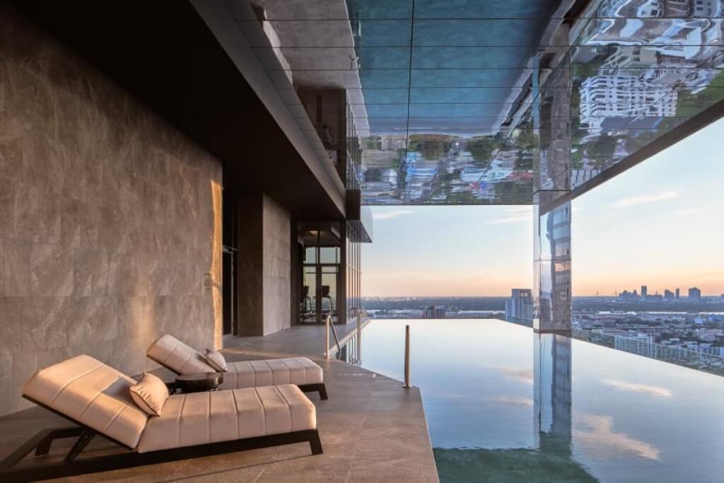 Stunning 32nd floor infinity pool at Intercontinental Bangkok Sukhumvit with panoramic city view
