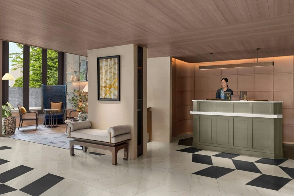 Madi Paidi Bangkok Autograph Collection front desk reception area