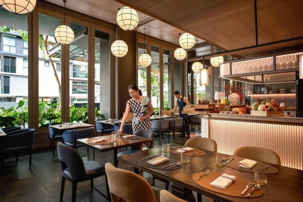 Madi Paidi Bangkok Autograph Collection stylish breakfast seating with design elements