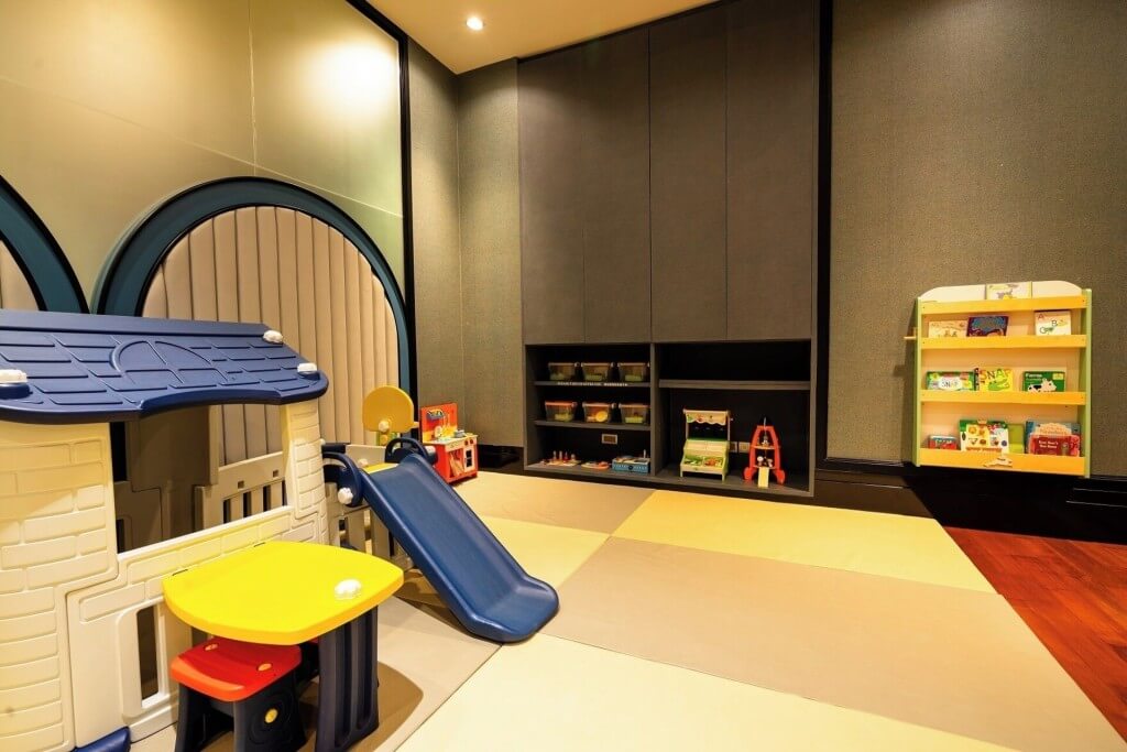 Spacious kids play area at Grande Centre Point Sukhumvit 55 Bangkok