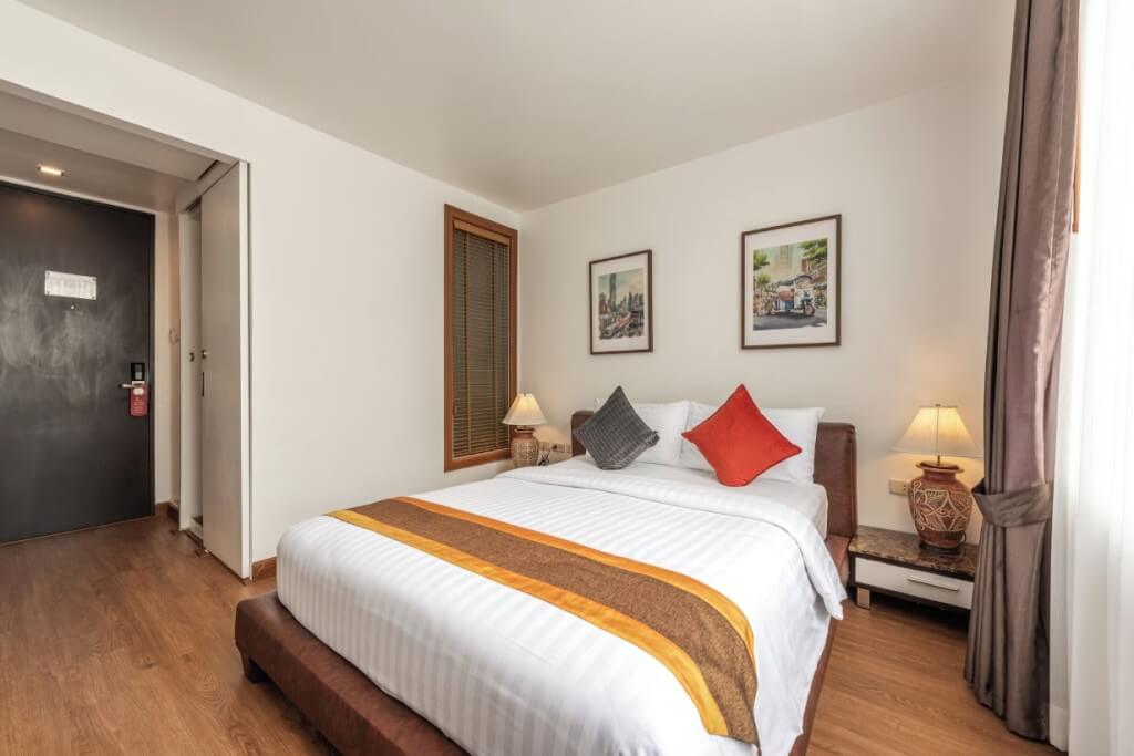 Moderate but functional room space at The Bedrooms Boutique Hotel