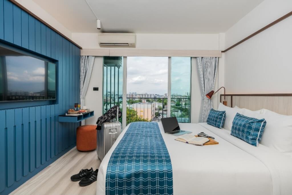 Hotel Amber Sukhumvit 85 room with large floor-to-ceiling window