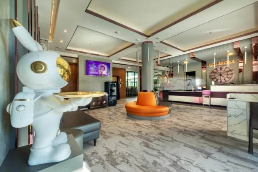 large rabbit statue in Qiu Hotel Sukhumvit Bangkok lobby