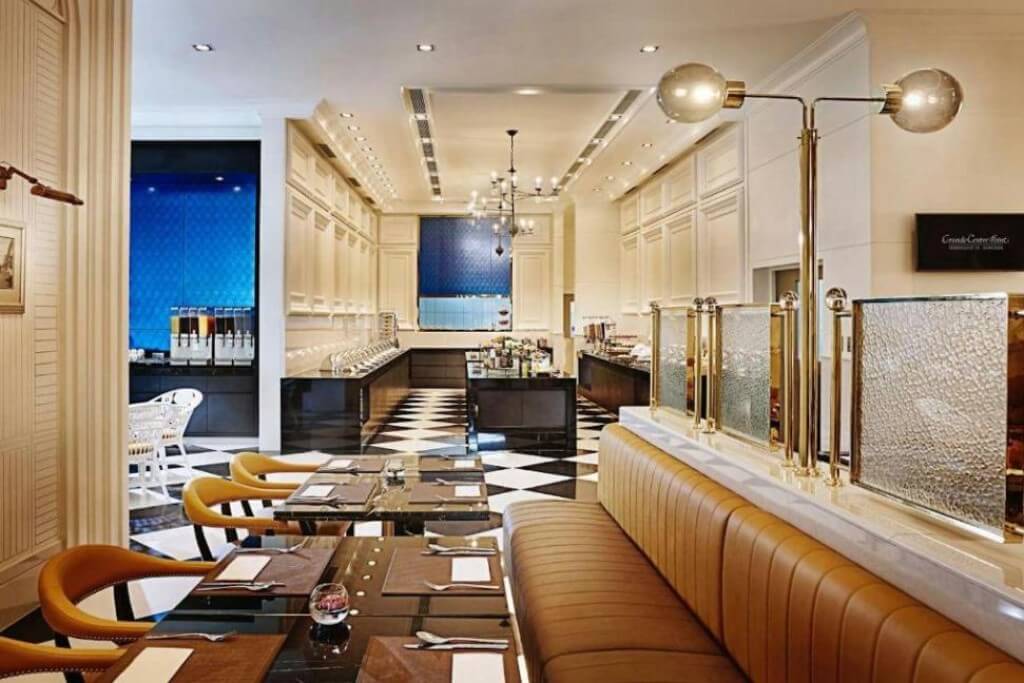 Spacious breakfast seating area at Grande Centre Point Sukhumvit 55 Bangkok Thailand