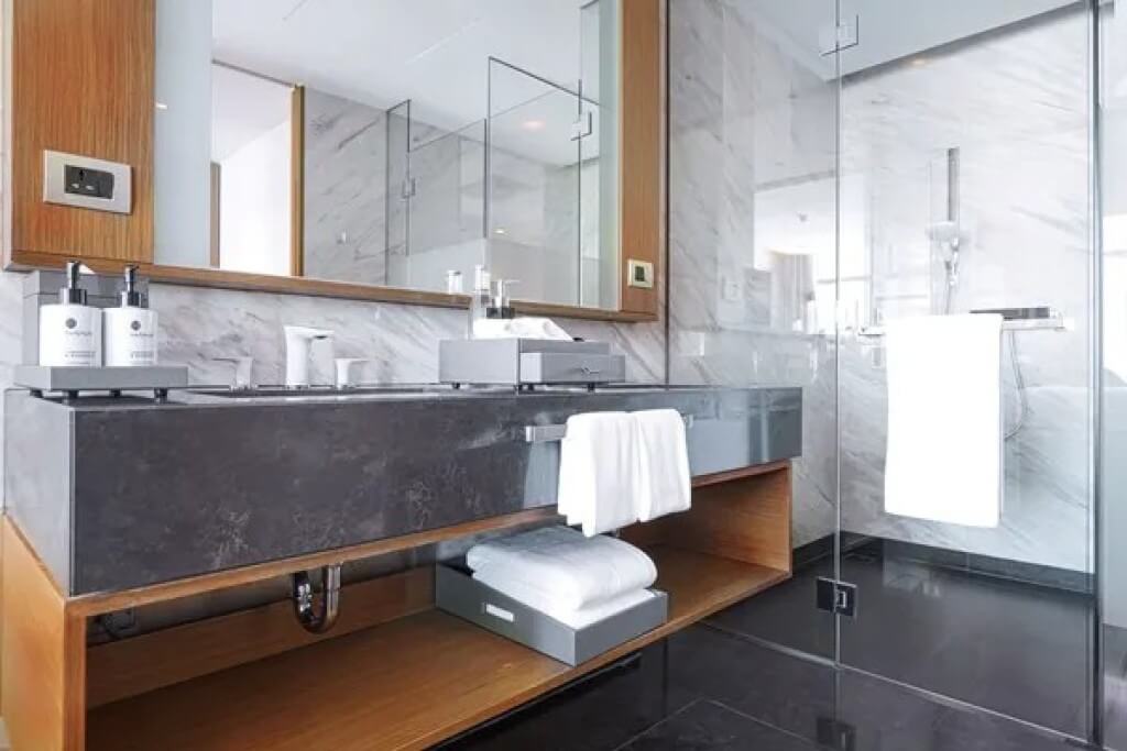 Chatrium Grand Bangkok three bedroom suite bathroom dry wet separation