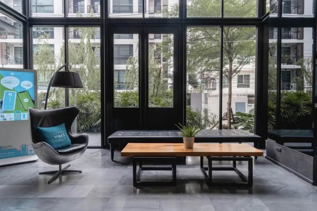 Cross Vibe Bangkok Sukhumvit lobby lounge spacious seating