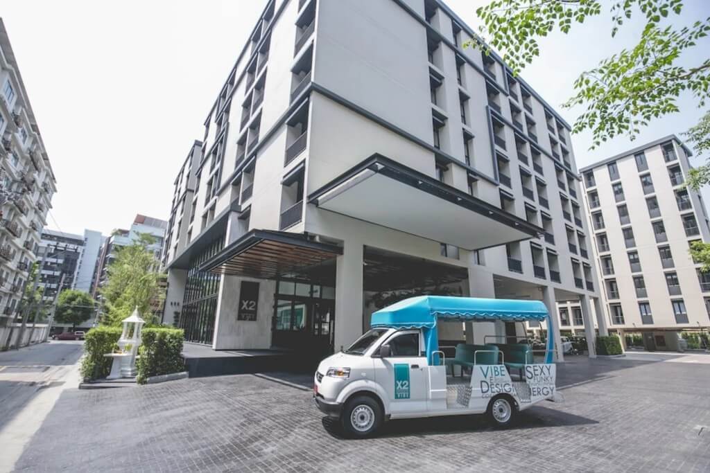 Cross Vibe Bangkok Sukhumvit free tuk tuk shuttle to BTS On Nut