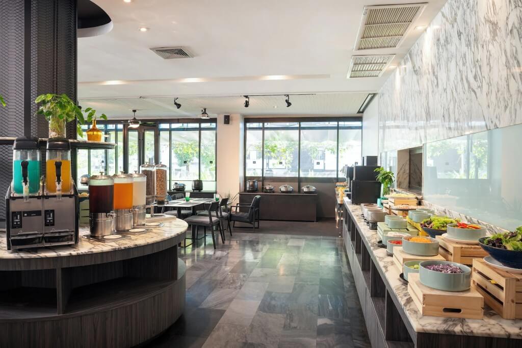 Cross Vibe Bangkok Sukhumvit breakfast buffet wide selection