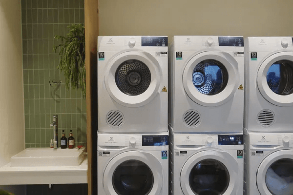 Laundry room washer at Sacha Thonglor